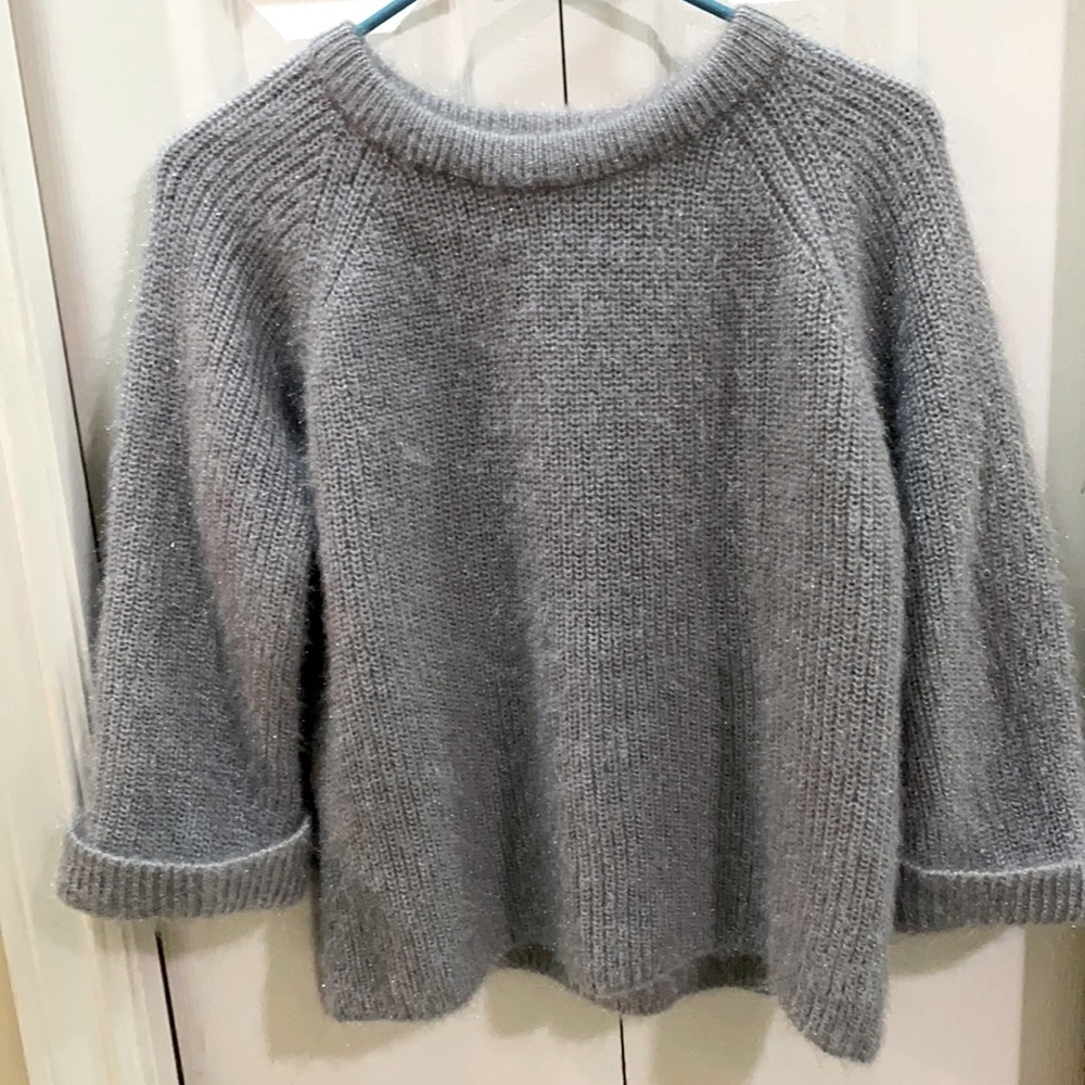 sweater in unique material